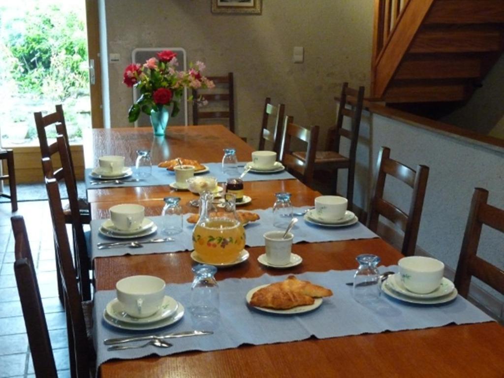 Bed and Breakfast Ferme Peschard Séris Exterior foto
